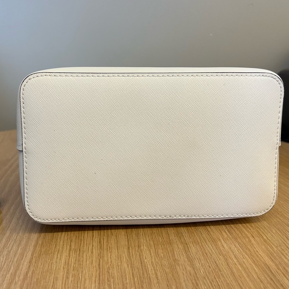 Michael Kors Small Siri Bucket Bag - Picture 2 of 4